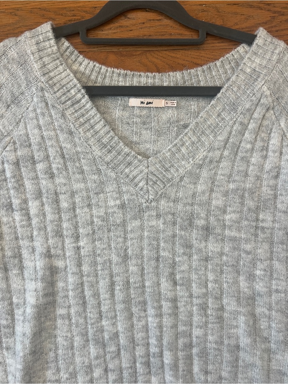 miami Light Gray Ribbed V-Neck Sweater